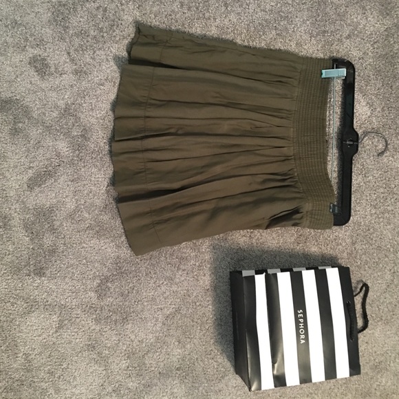 Olive high-waisted Skirt - Picture 3 of 3